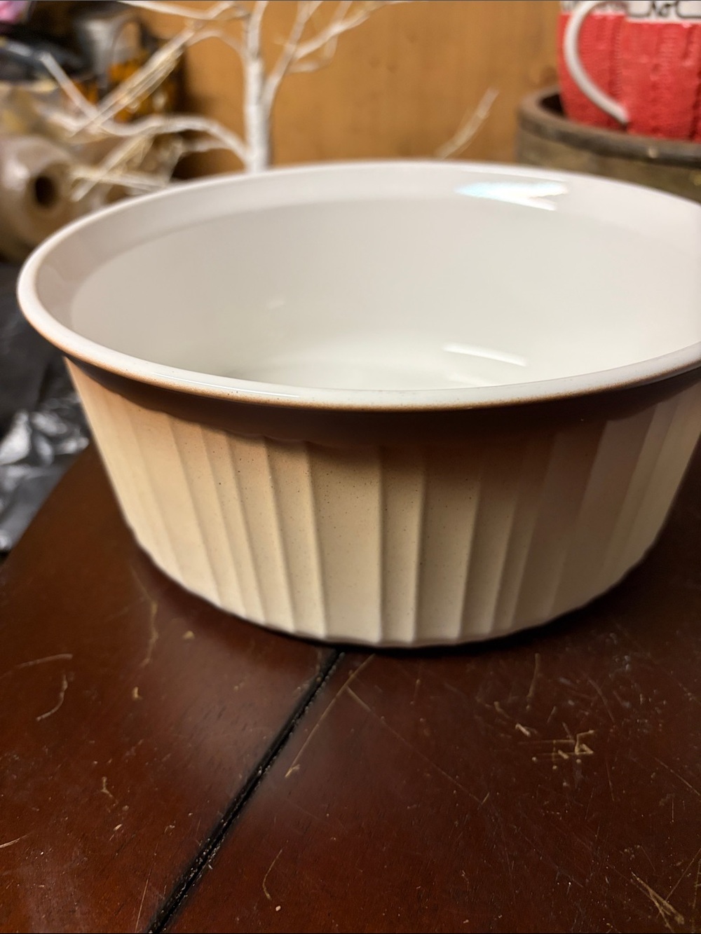 Corningware Cream Ribbed Round Baking Dish with White Interior